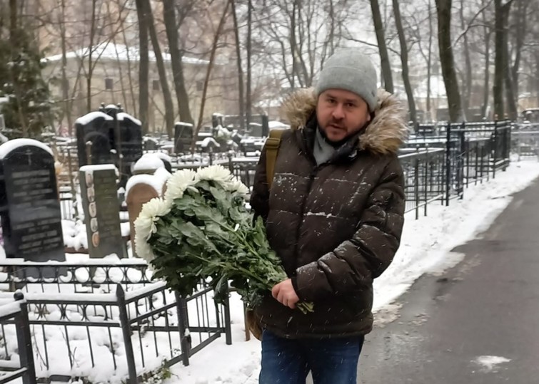 Фото могилы градского сейчас. Могила Градского Александра на Ваганьковском. Могила Градского на Ваганьковском кладбище. Градский кладбище могила. Градский Александр могила на Ваганьковском кладбище сейчас.